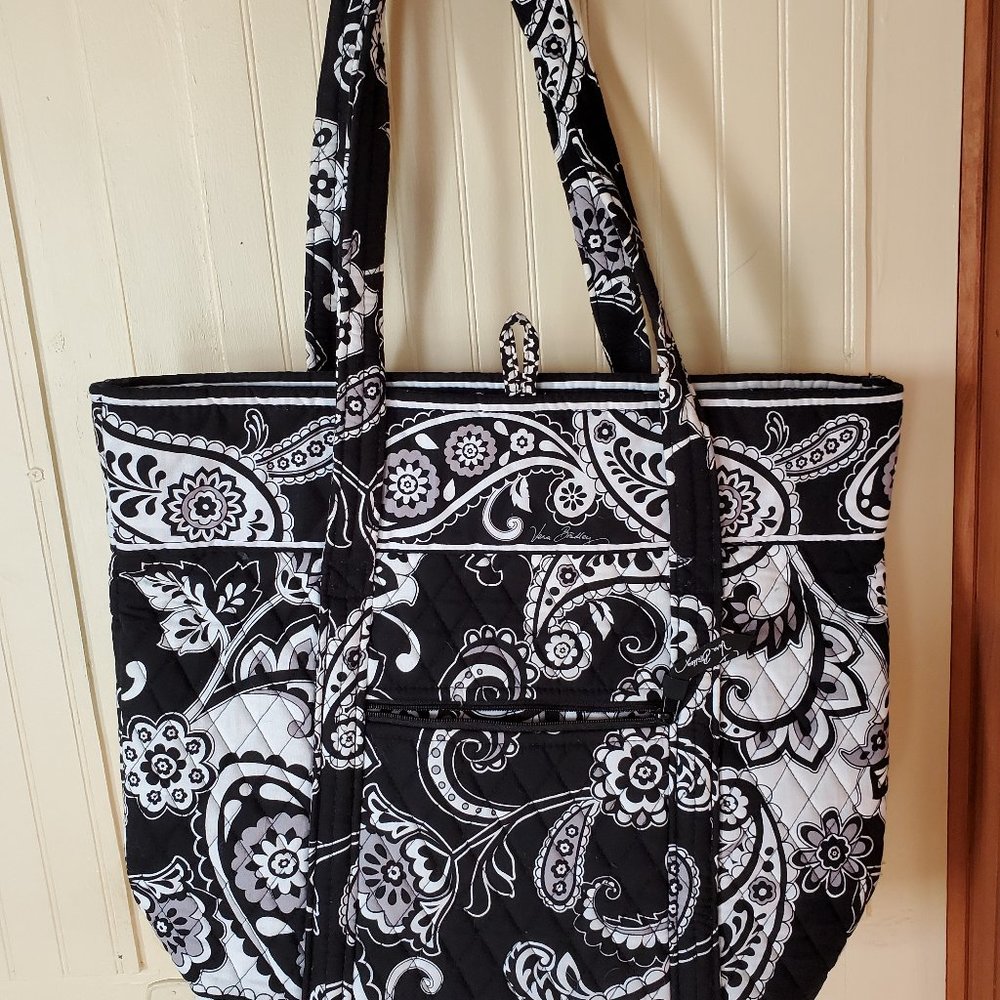 Vera Bradley Vera Tote in Midnight Paisley NWOT
